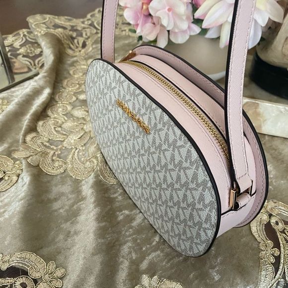 Michael Kors crossbody - Picture 8 of 13